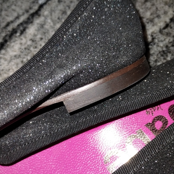 le babe black shimmery flats size 9 leather buckle detail - Picture 6 of 8